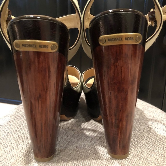 GORGEOUS PAIR OF PLATFORM HIGH HEELS! Never been worn out, only tried on at home - Picture 2 of 5